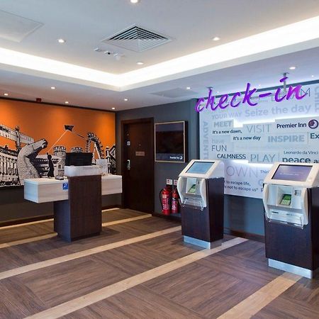 Premier Inn Севъноукс Екстериор снимка