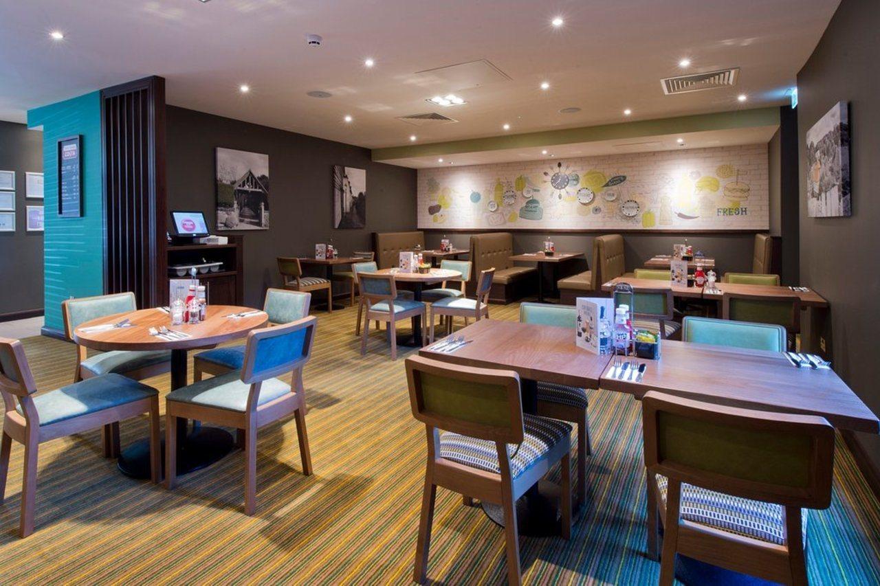 Premier Inn Севъноукс Екстериор снимка